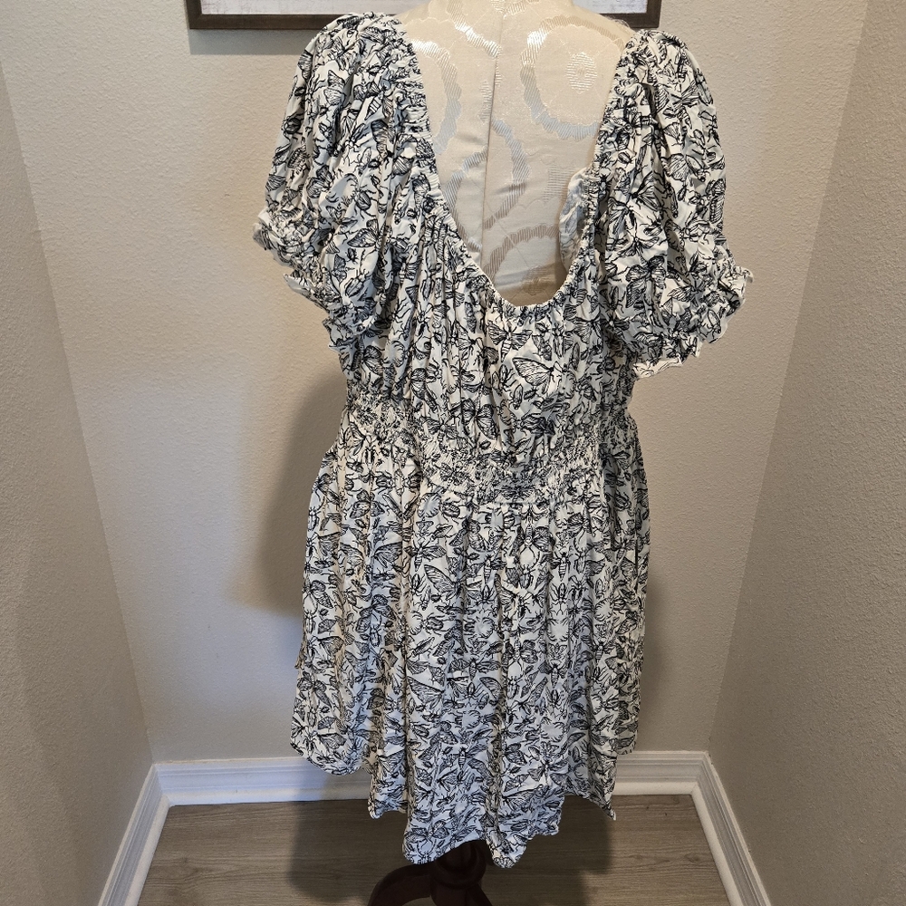 Plus Smocked Square Neck Floral Mini Dress — Black & White - Picture 8 of 11